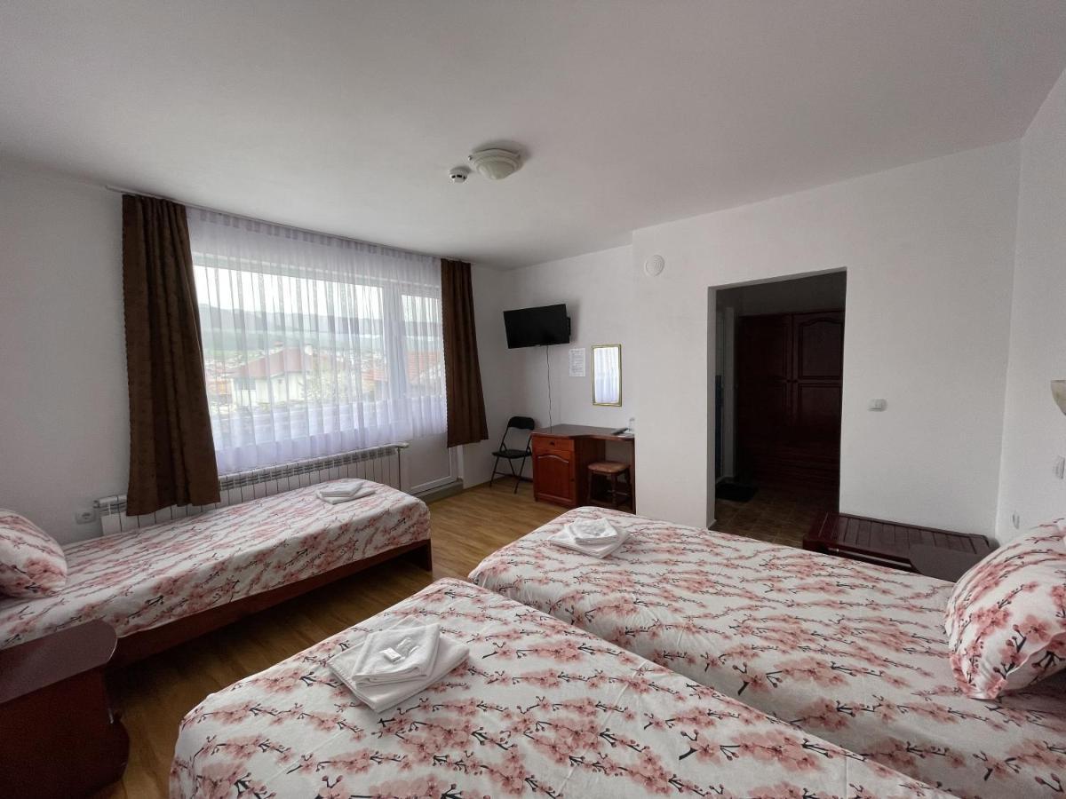Family hotel Panorama Sarnitsa Exterior foto