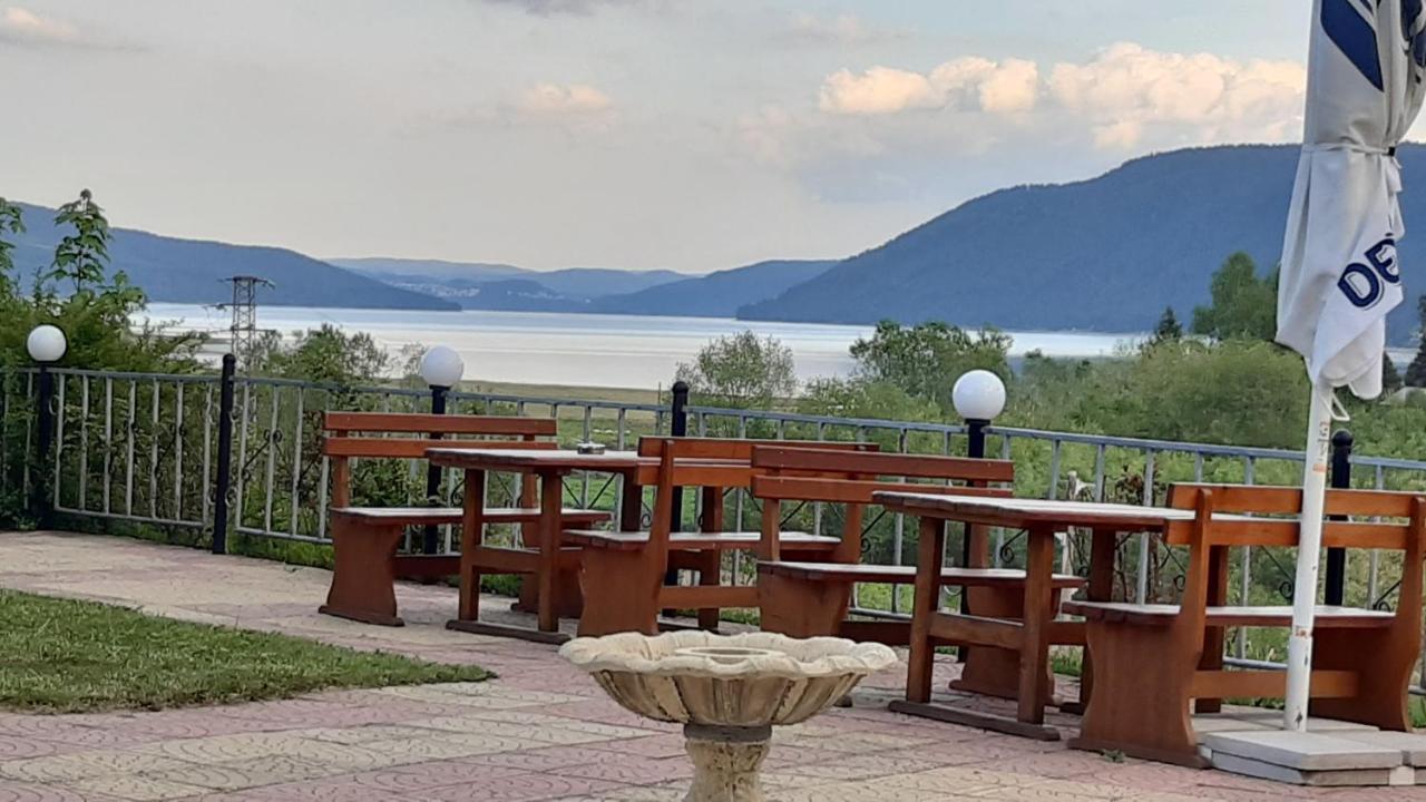 Family hotel Panorama Sarnitsa Exterior foto