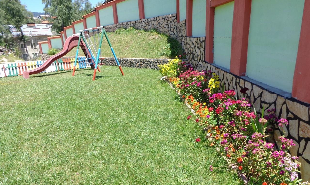 Family hotel Panorama Sarnitsa Exterior foto