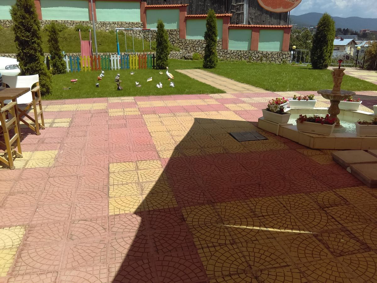Family hotel Panorama Sarnitsa Exterior foto